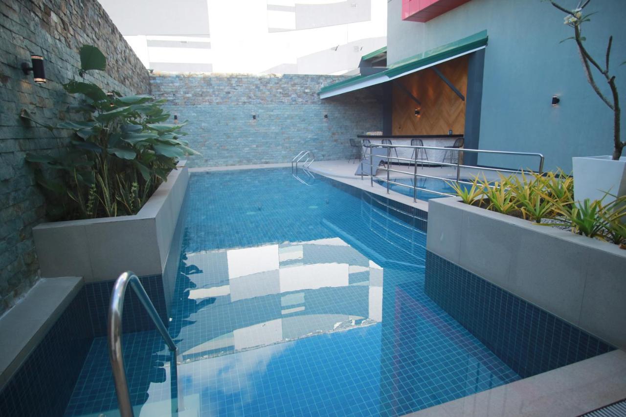 Summit Hotel Naga Luaran gambar